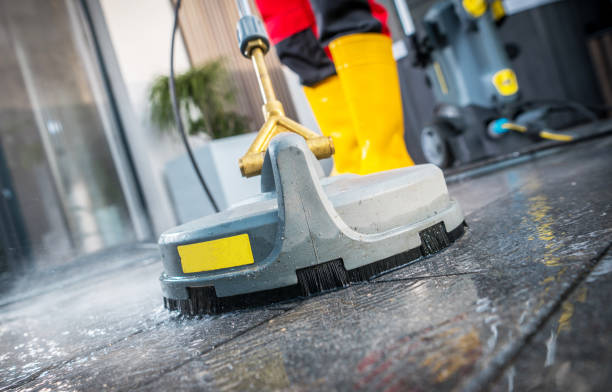 Best Commercial Pressure Washing  in Naples Manor, FL